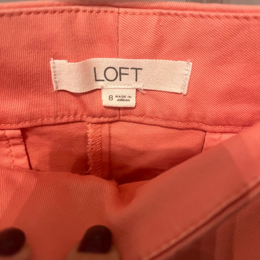 Ann Taylor Loft Women's Coral Shorts - Picture 2 of 2